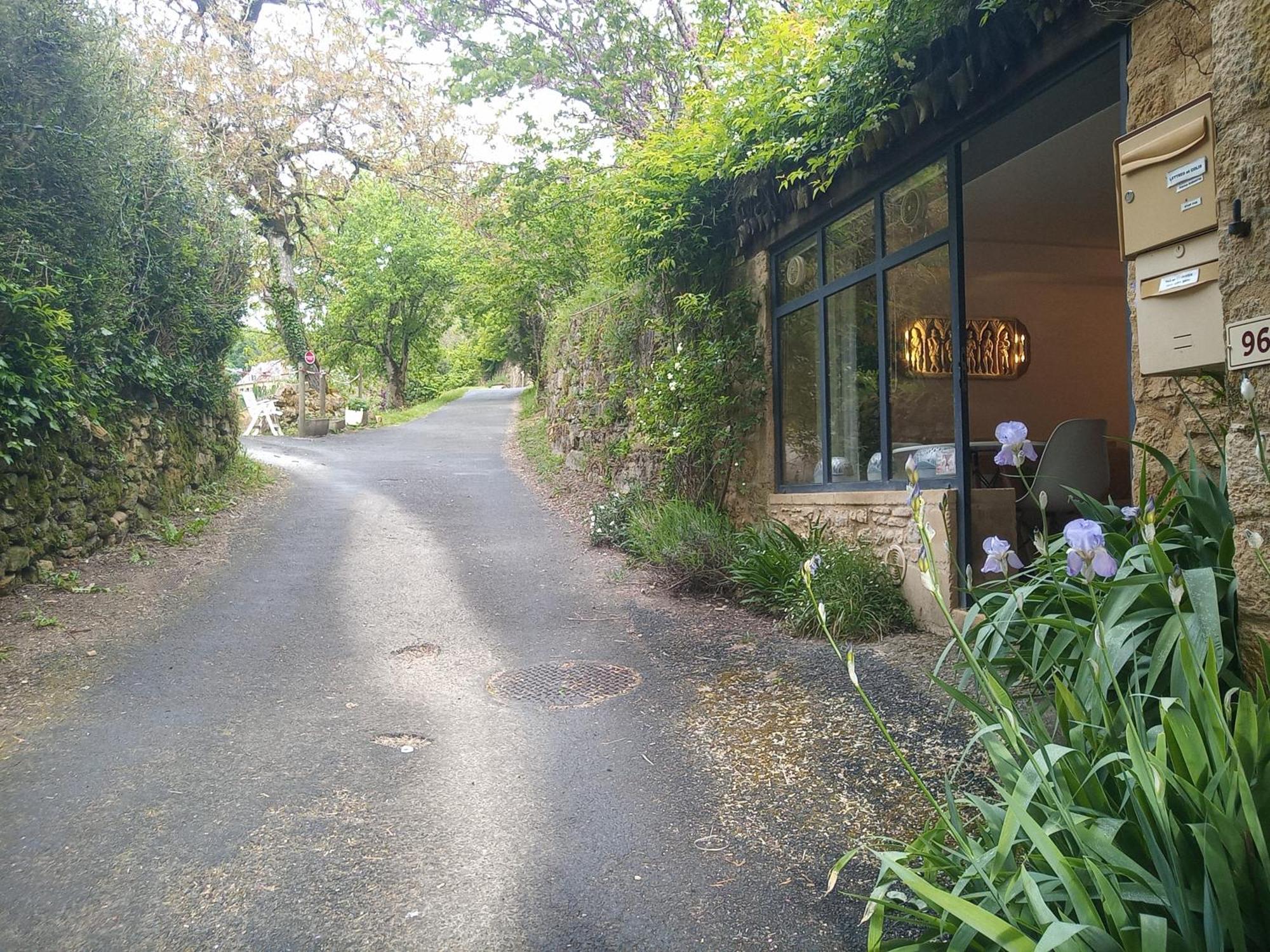 Chambre Du Sabotier - Studio Troglodytique - A 100 M Baignade En Riviere - Location De Canoe - Circuits Cyclo - Aire De Pique-Nique - 3 Restaurants กัสเตลโนด์ ลา ชาแปล ภายนอก รูปภาพ