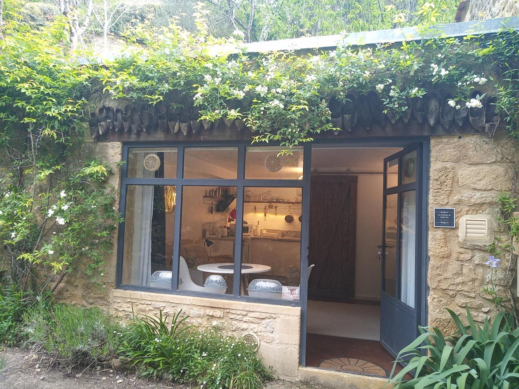 Chambre Du Sabotier - Studio Troglodytique - A 100 M Baignade En Riviere - Location De Canoe - Circuits Cyclo - Aire De Pique-Nique - 3 Restaurants กัสเตลโนด์ ลา ชาแปล ภายนอก รูปภาพ