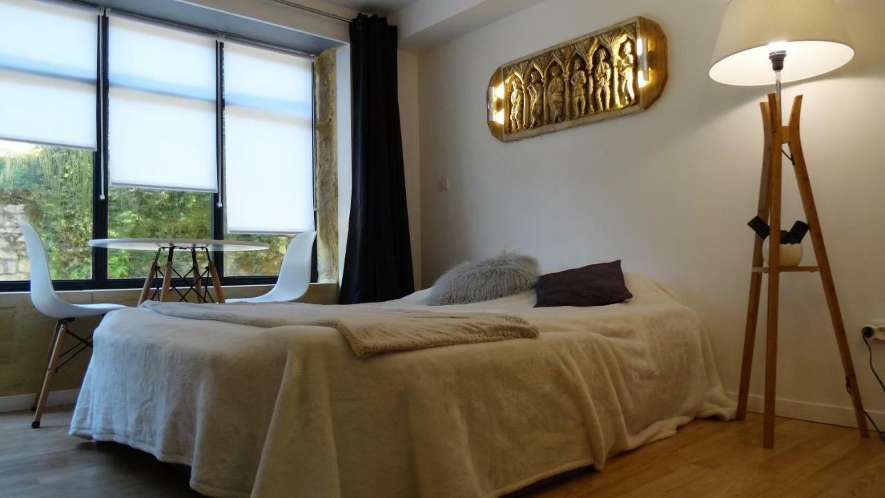 Chambre Du Sabotier - Studio Troglodytique - A 100 M Baignade En Riviere - Location De Canoe - Circuits Cyclo - Aire De Pique-Nique - 3 Restaurants กัสเตลโนด์ ลา ชาแปล ภายนอก รูปภาพ