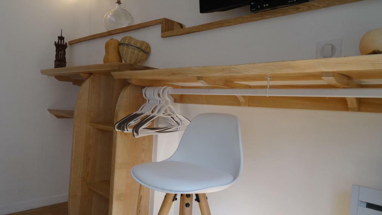 Chambre Du Sabotier - Studio Troglodytique - A 100 M Baignade En Riviere - Location De Canoe - Circuits Cyclo - Aire De Pique-Nique - 3 Restaurants กัสเตลโนด์ ลา ชาแปล ภายนอก รูปภาพ